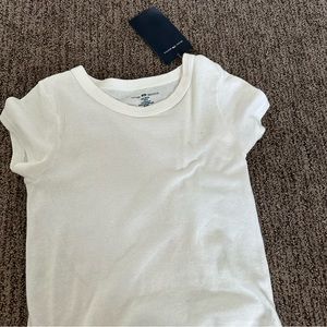 🦋 NWT brandy Melville baby tee Ashlyn basic white tee